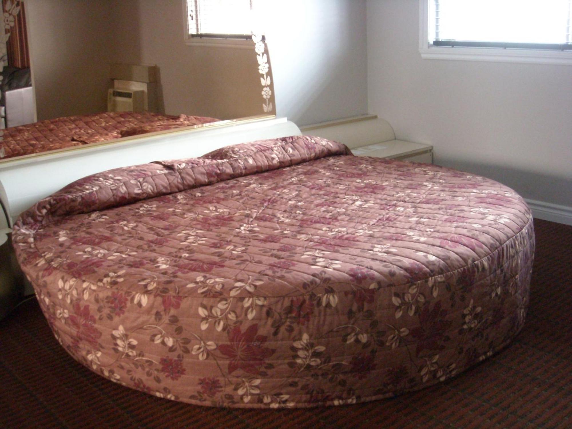 ونجويل Grand Motel Saint-Hubert المظهر الخارجي الصورة