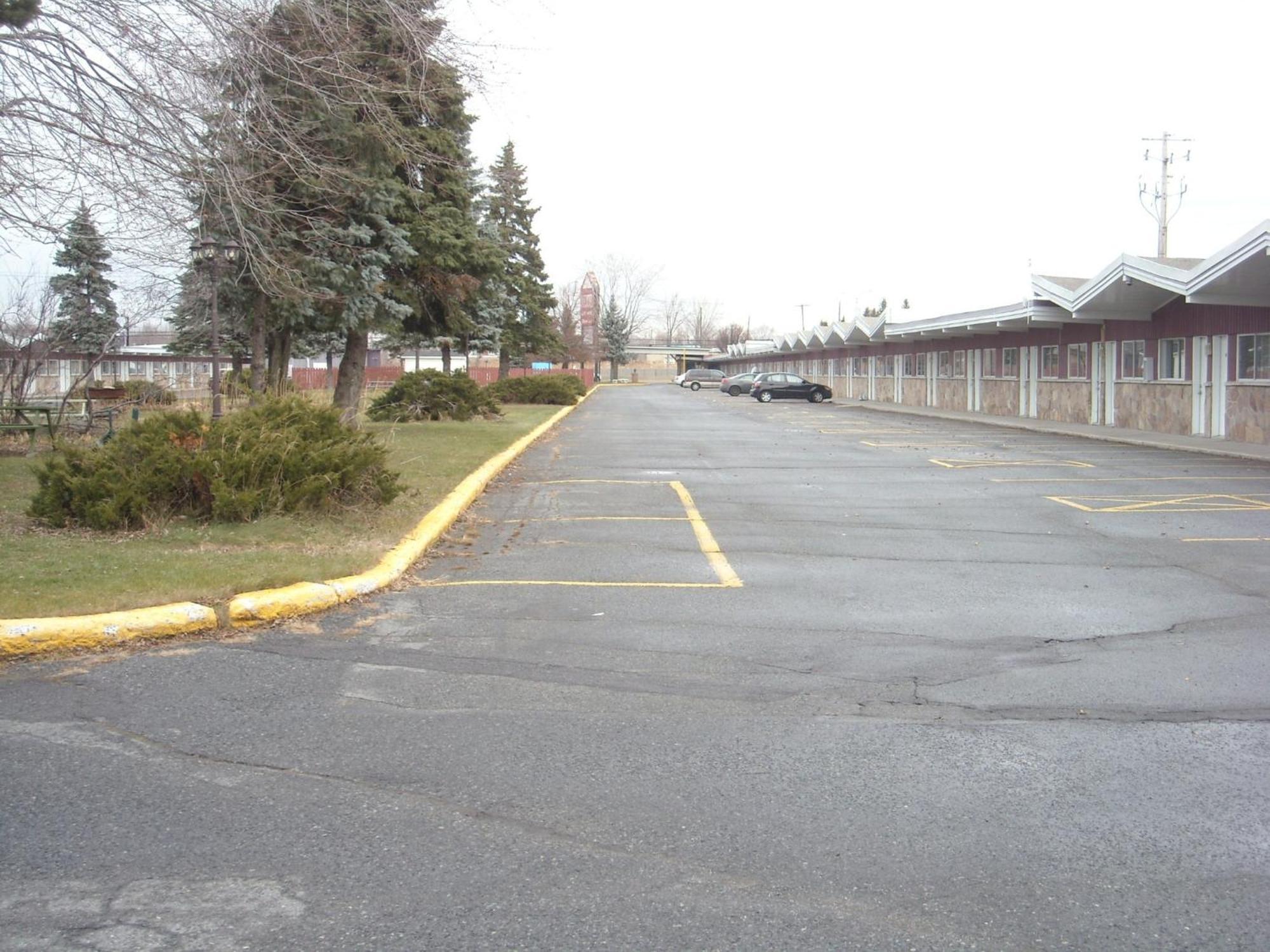 ونجويل Grand Motel Saint-Hubert المظهر الخارجي الصورة