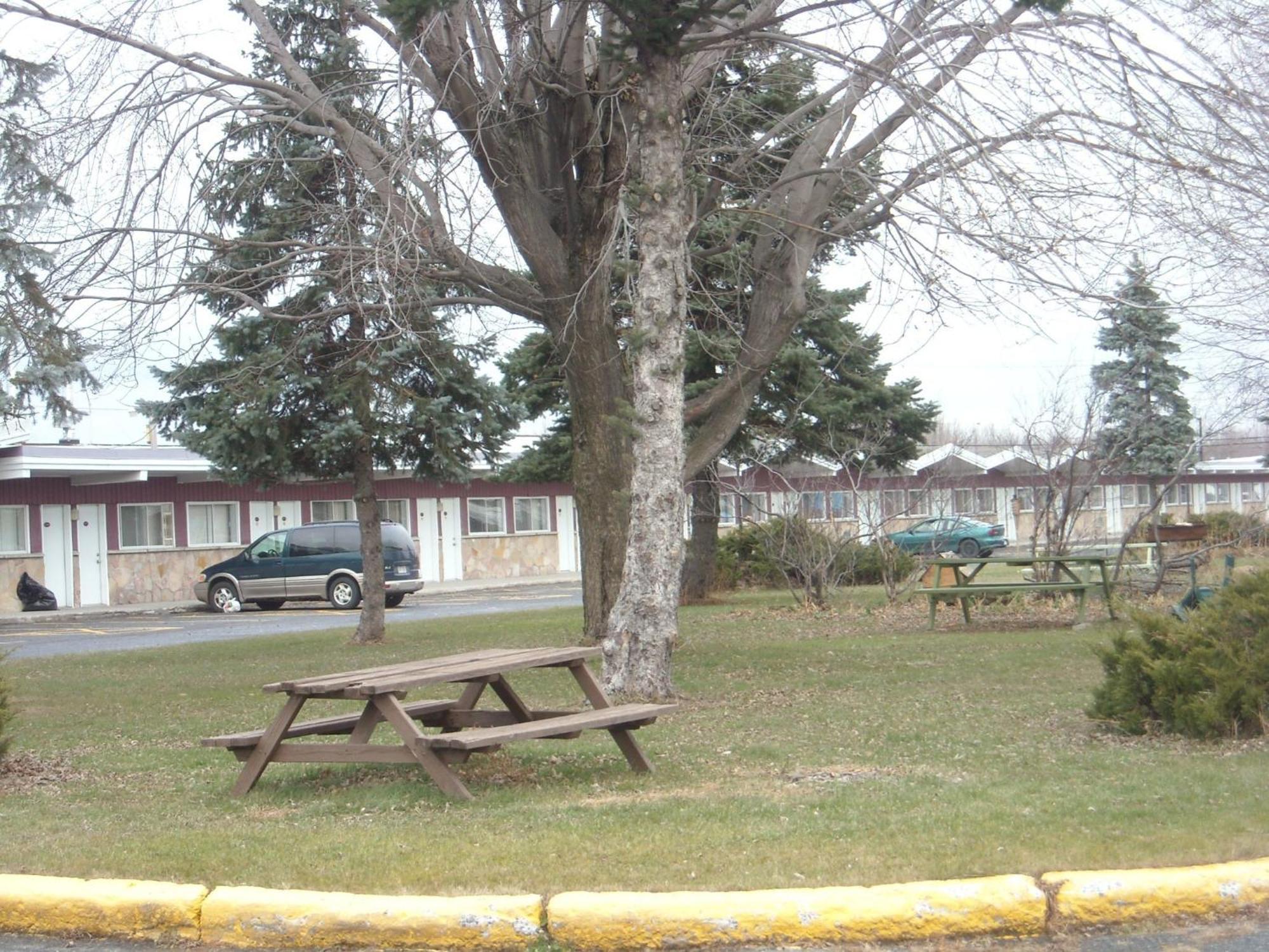 ونجويل Grand Motel Saint-Hubert المظهر الخارجي الصورة