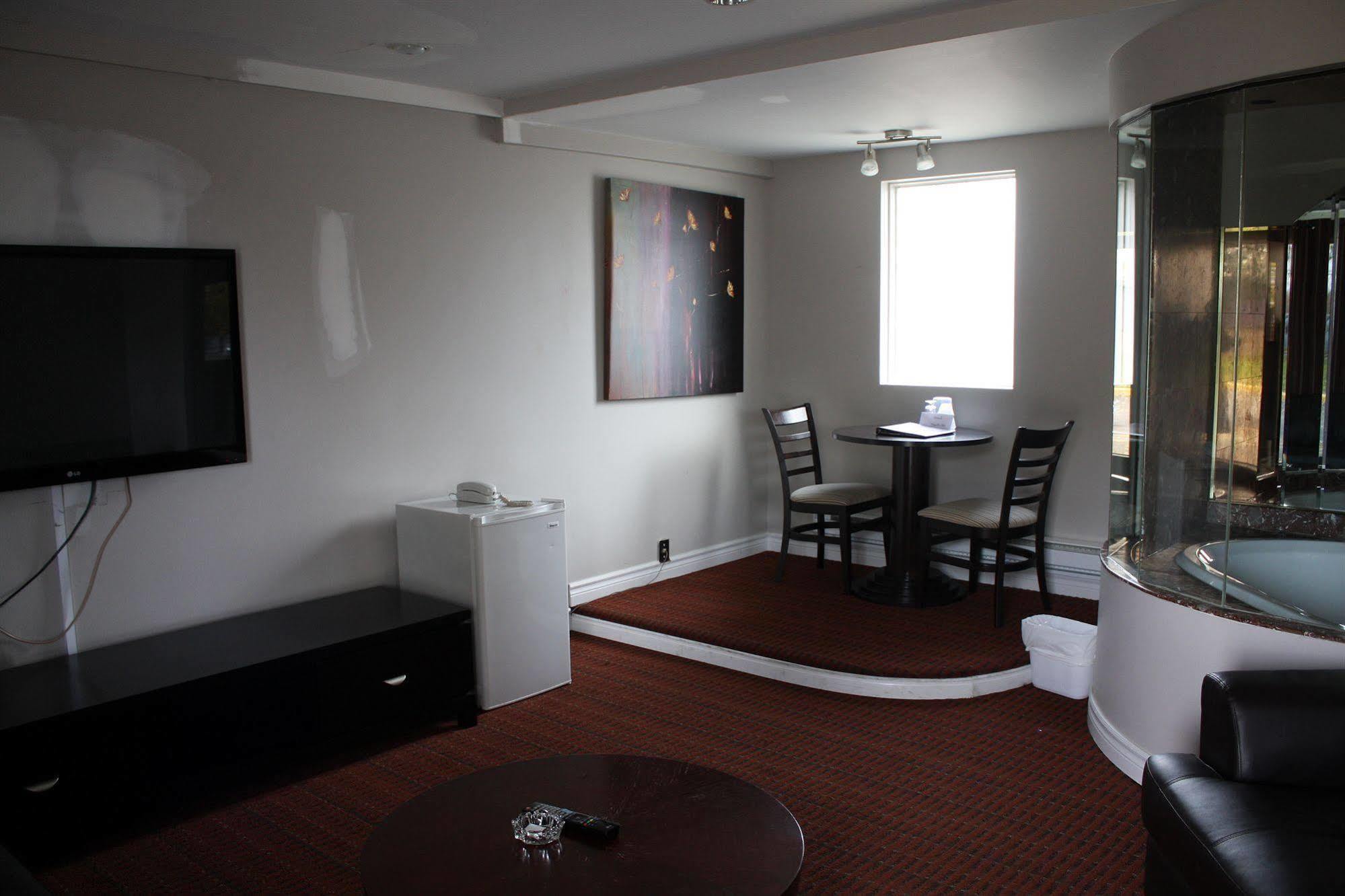 ونجويل Grand Motel Saint-Hubert المظهر الخارجي الصورة