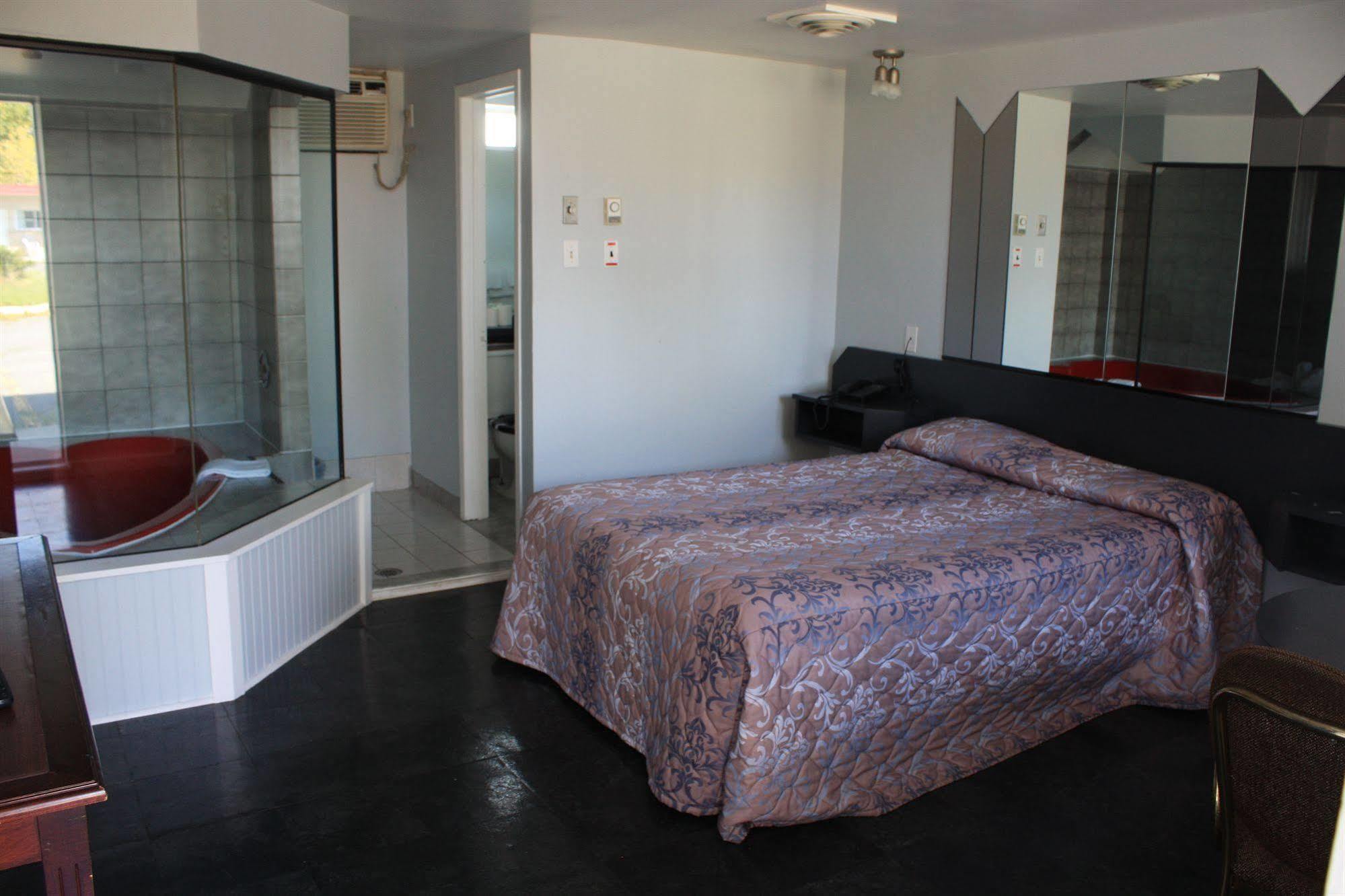 ونجويل Grand Motel Saint-Hubert المظهر الخارجي الصورة