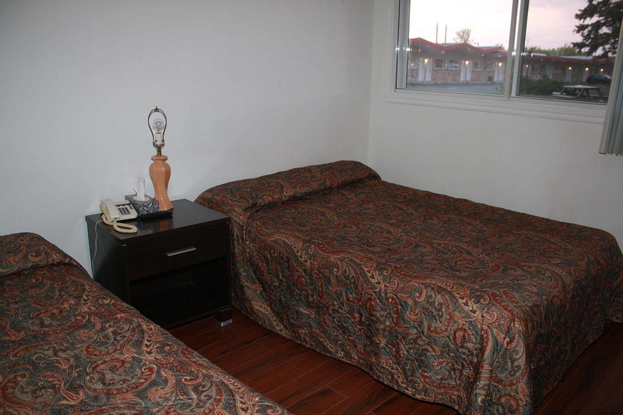 ونجويل Grand Motel Saint-Hubert المظهر الخارجي الصورة