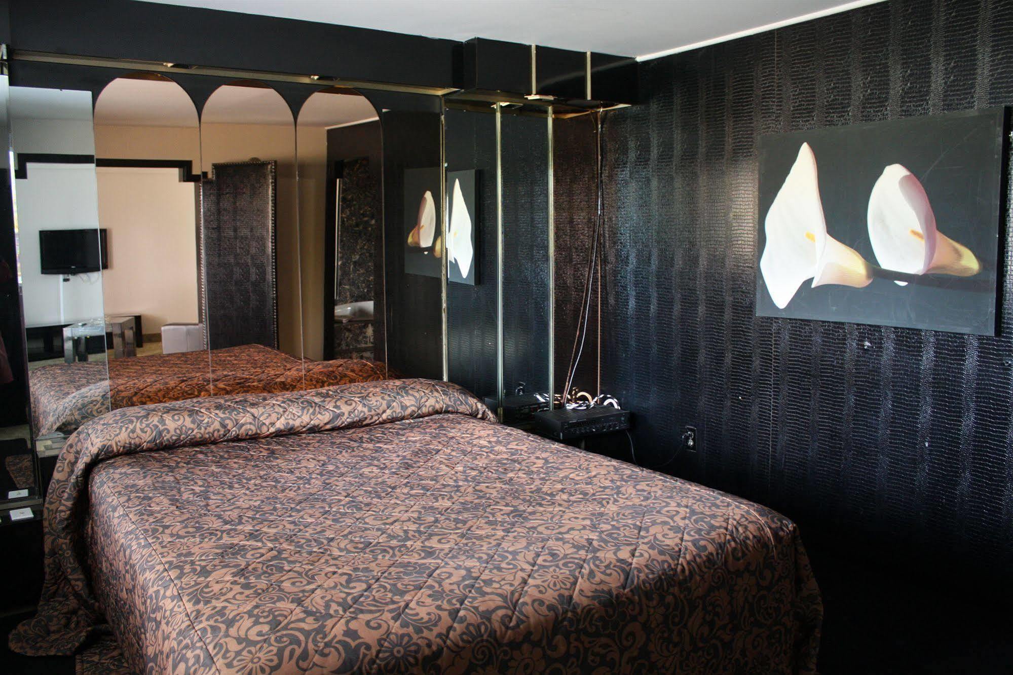 ونجويل Grand Motel Saint-Hubert المظهر الخارجي الصورة